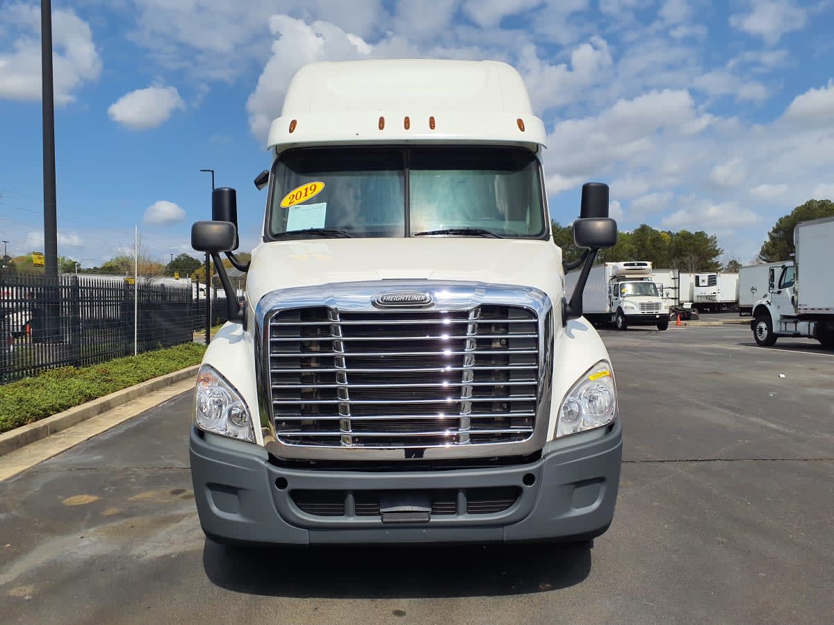 2019 Freightliner - image 2