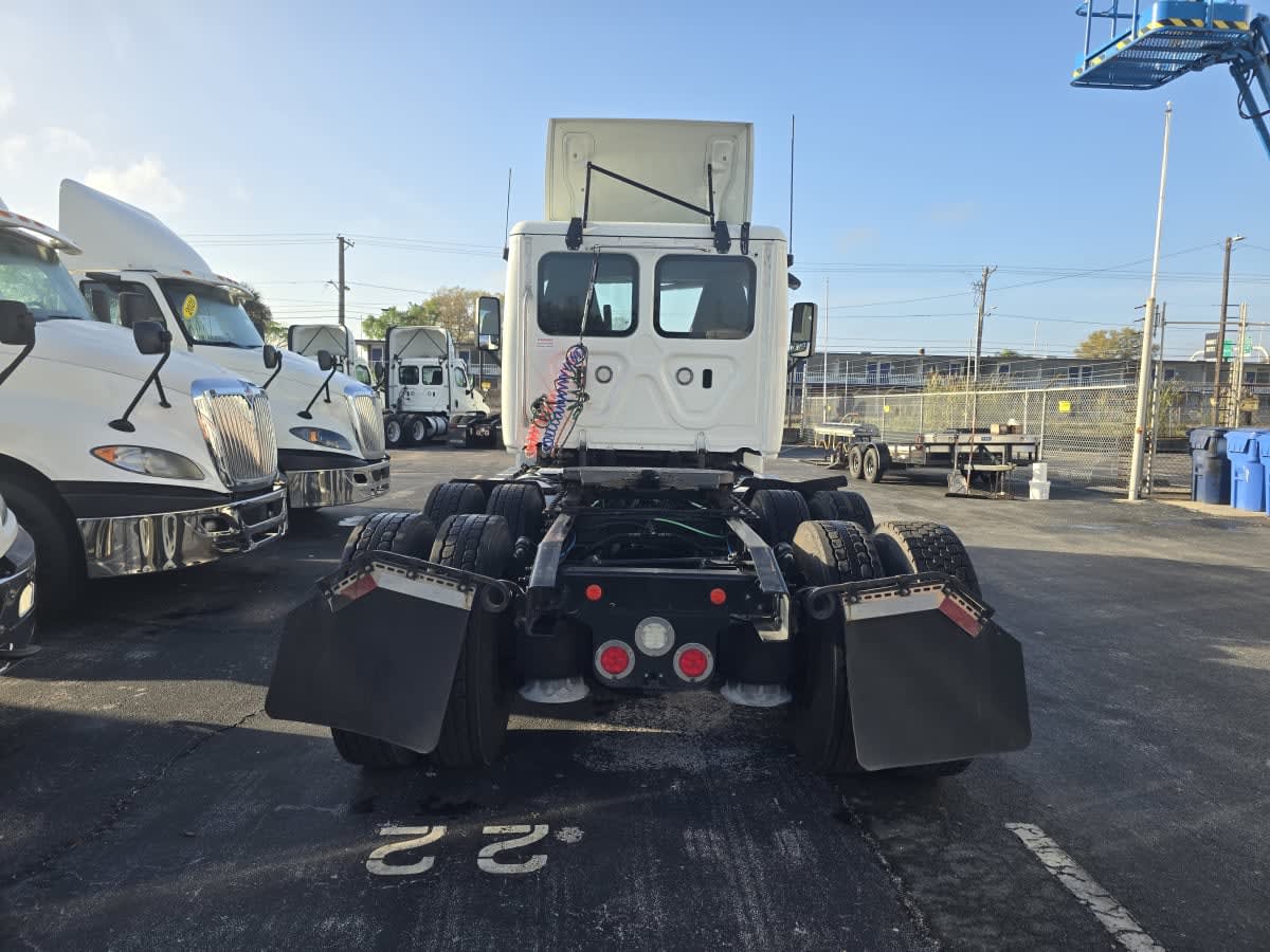 2019 Freightliner - image 5