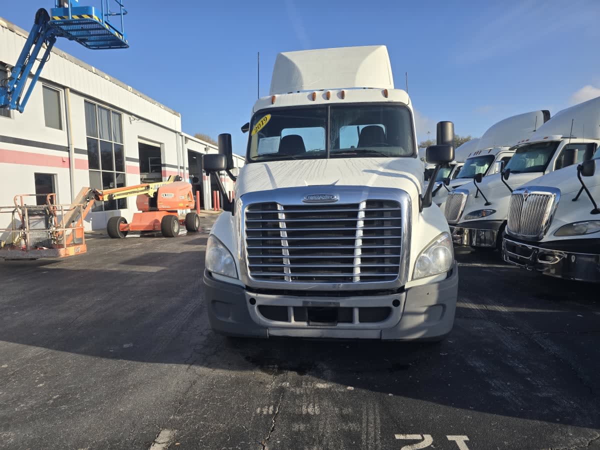 2019 Freightliner - image 2