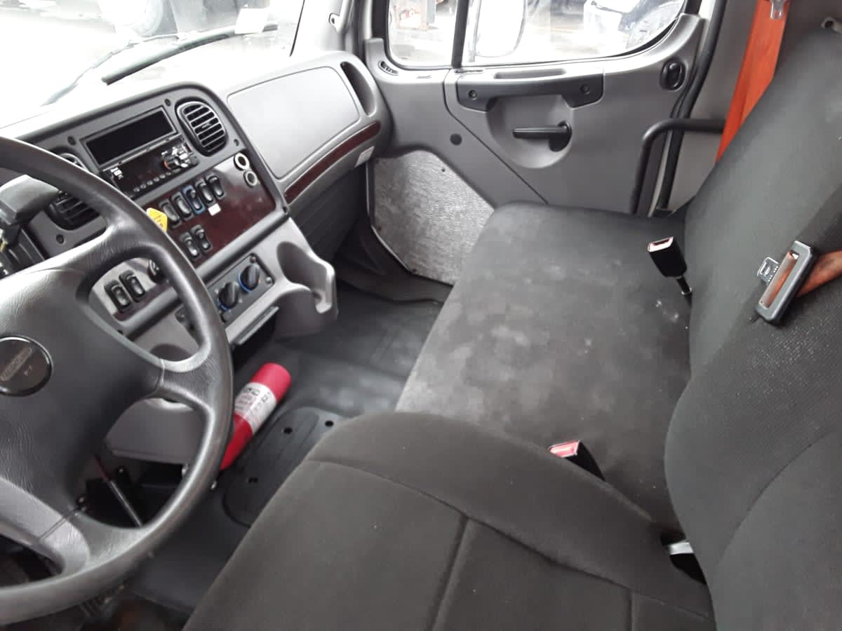 2019 Freightliner M2 106 809415