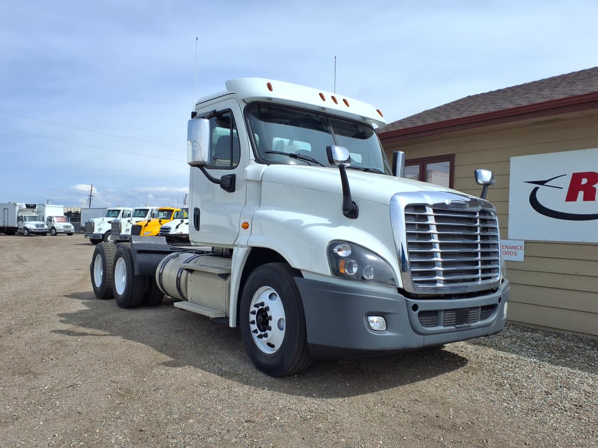 2019 Freightliner Cascadia in Commerce City, CO — photo 3