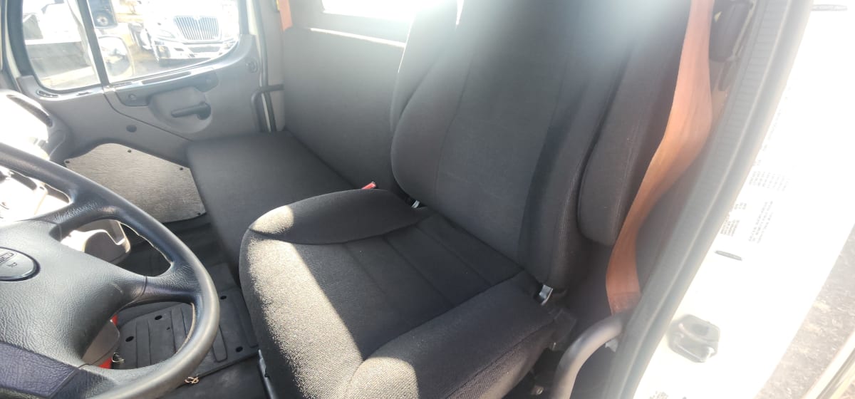 2019 Freightliner/Mercedes M2 106 809460