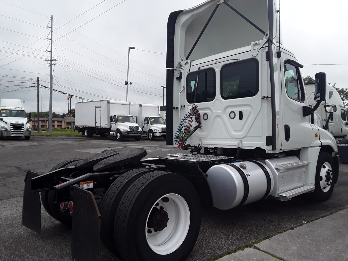 2019 Freightliner/Mercedes CASCADIA 125 809595