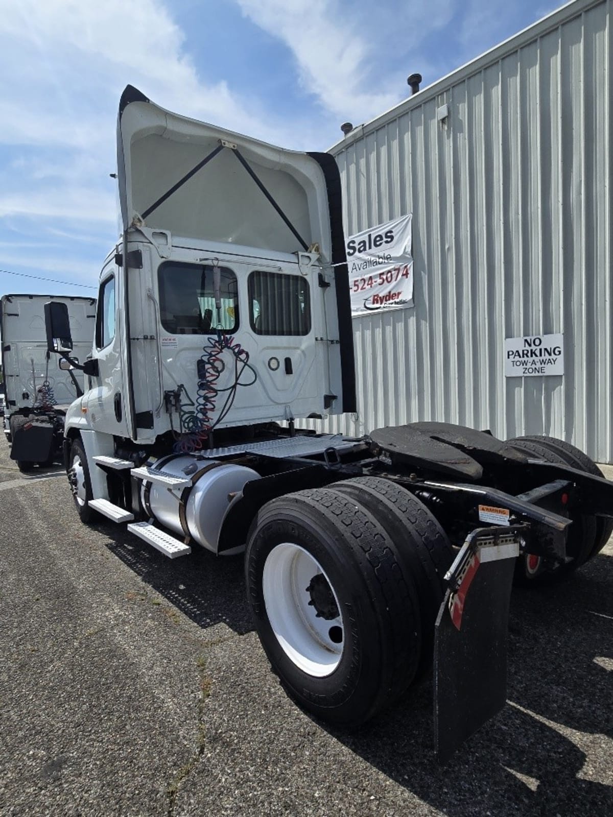 2019 Freightliner/Mercedes CASCADIA 125 809596