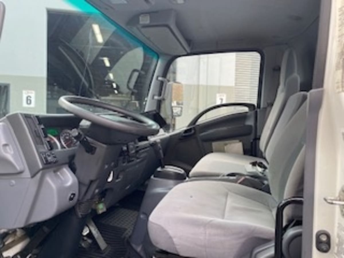 2018 Isuzu NPR 809696