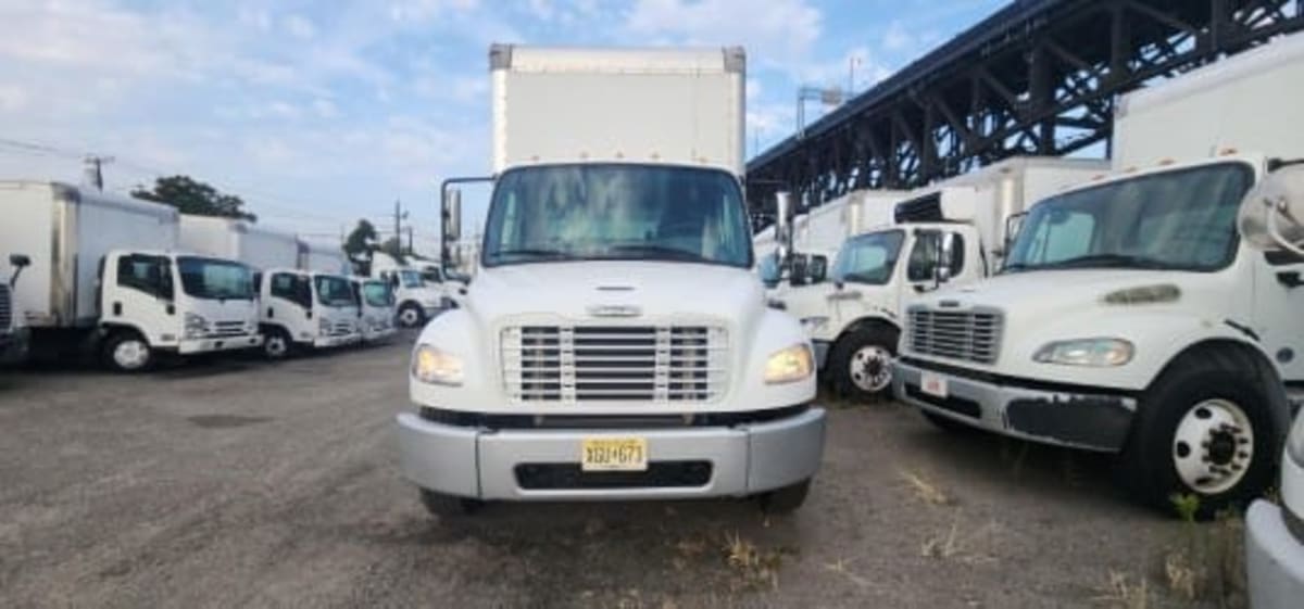 2019 Freightliner/Mercedes M2 106 809705