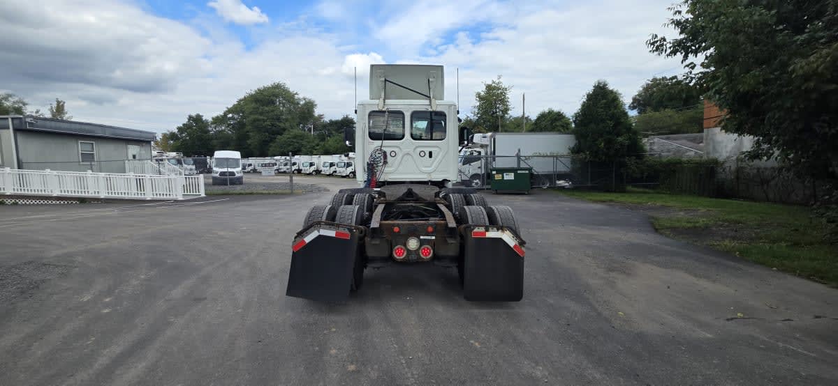 2019 Freightliner Cascadia in Bensalem, PA — photo 5