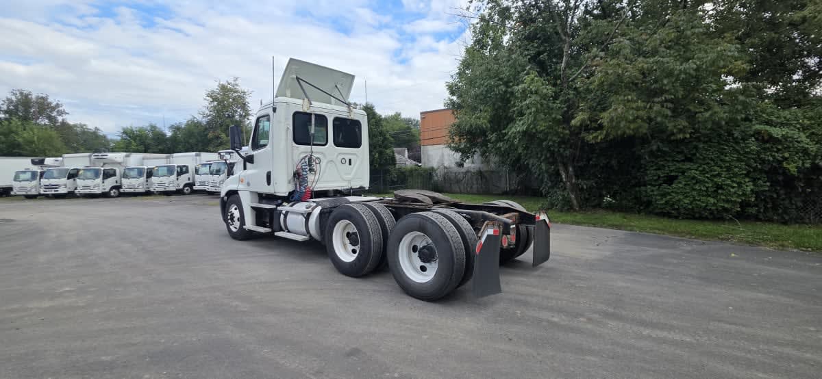 2019 Freightliner Cascadia in Bensalem, PA — photo 6