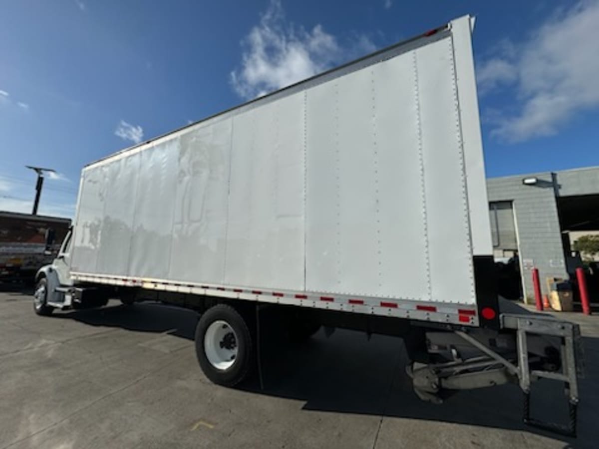 2019 Freightliner/Mercedes M2 106 809863