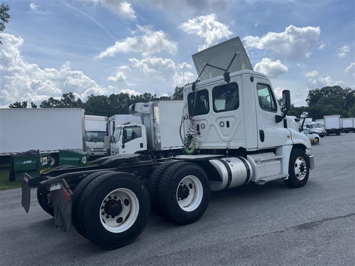2019 Freightliner - image 4