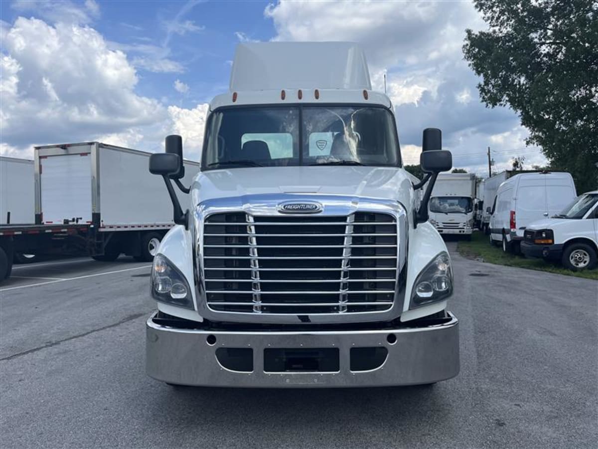 2019 Freightliner - image 2