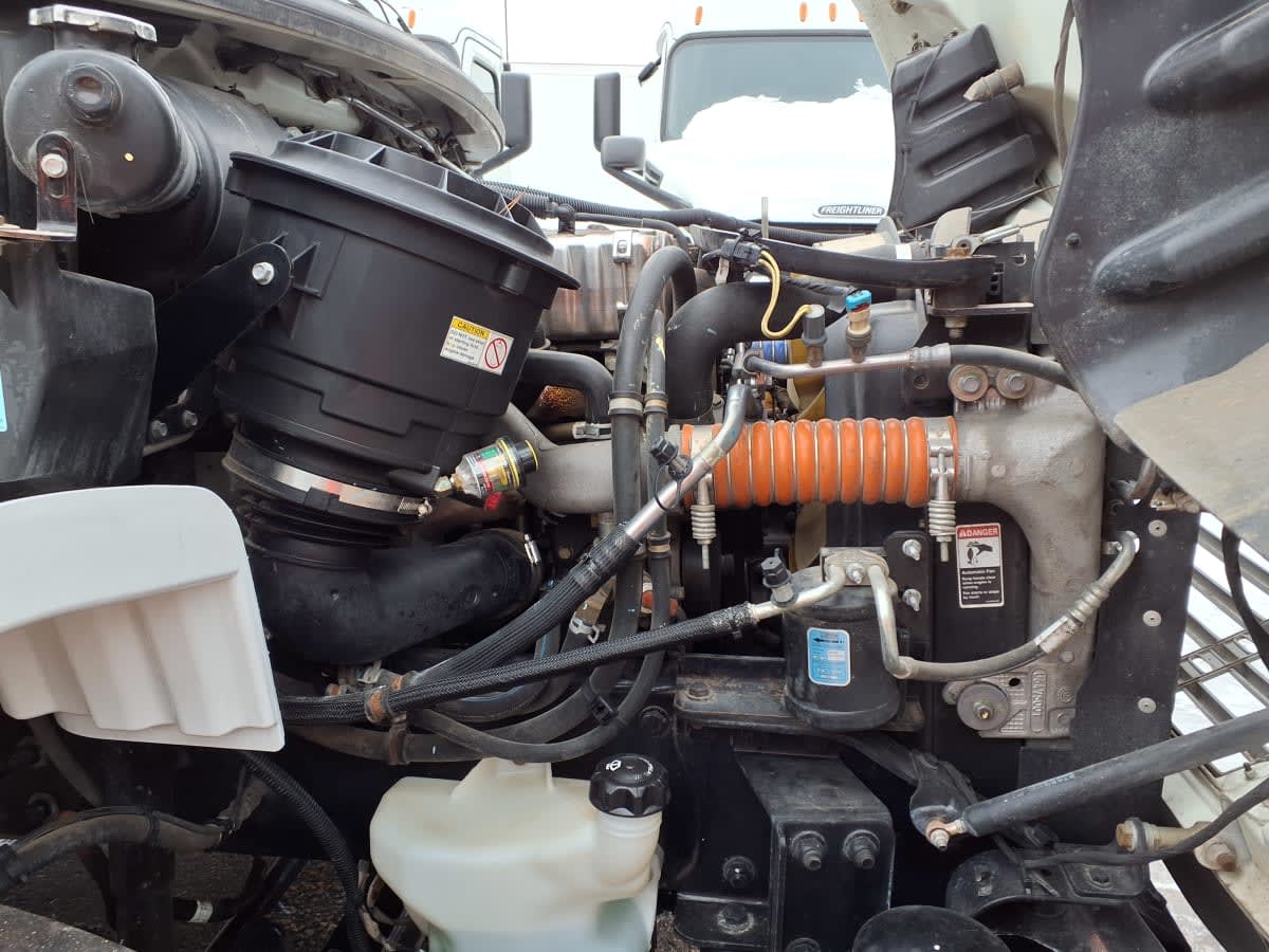 2019 Freightliner/Mercedes M2 106 809947