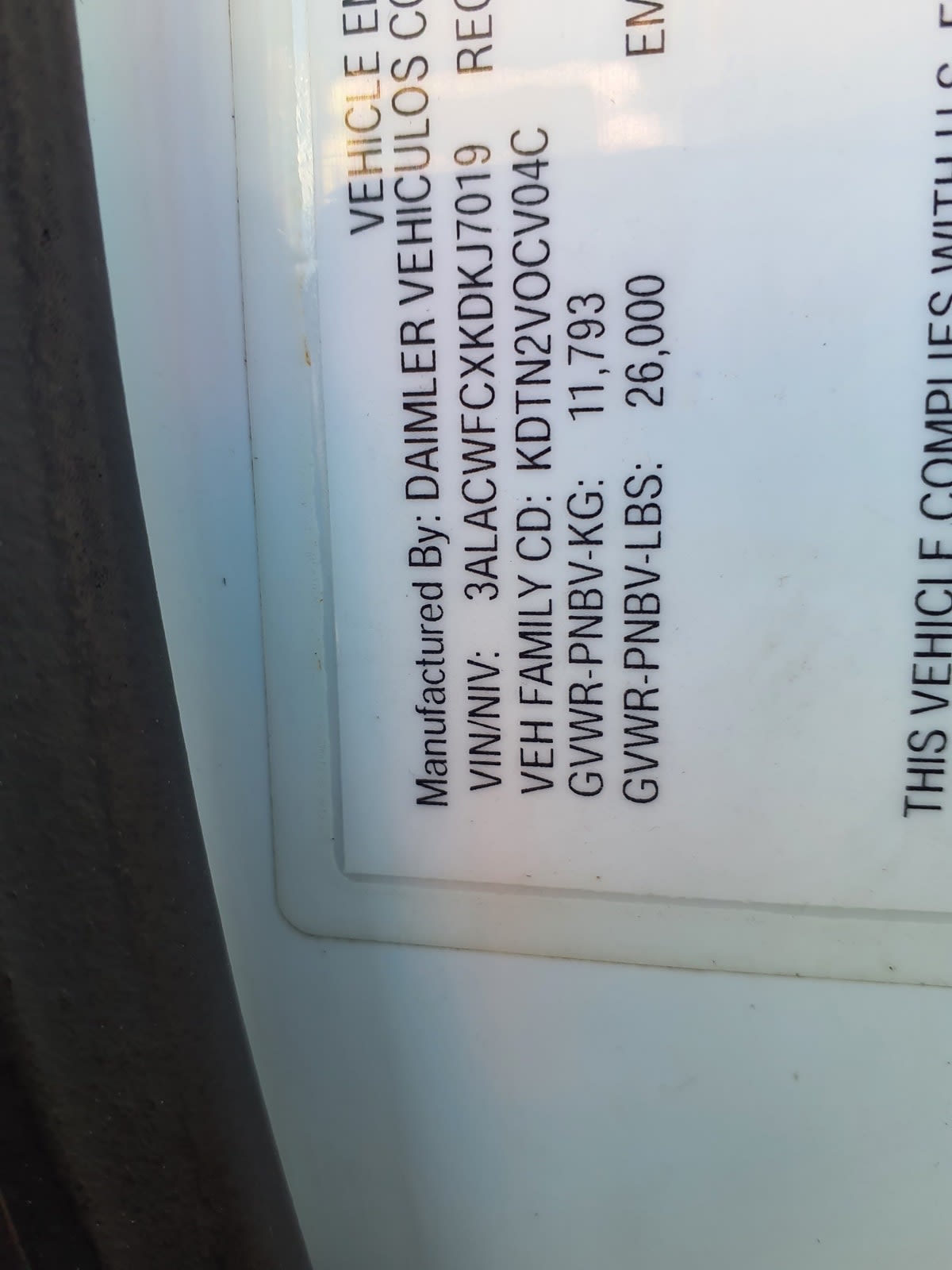 2019 Freightliner M2 106 809960