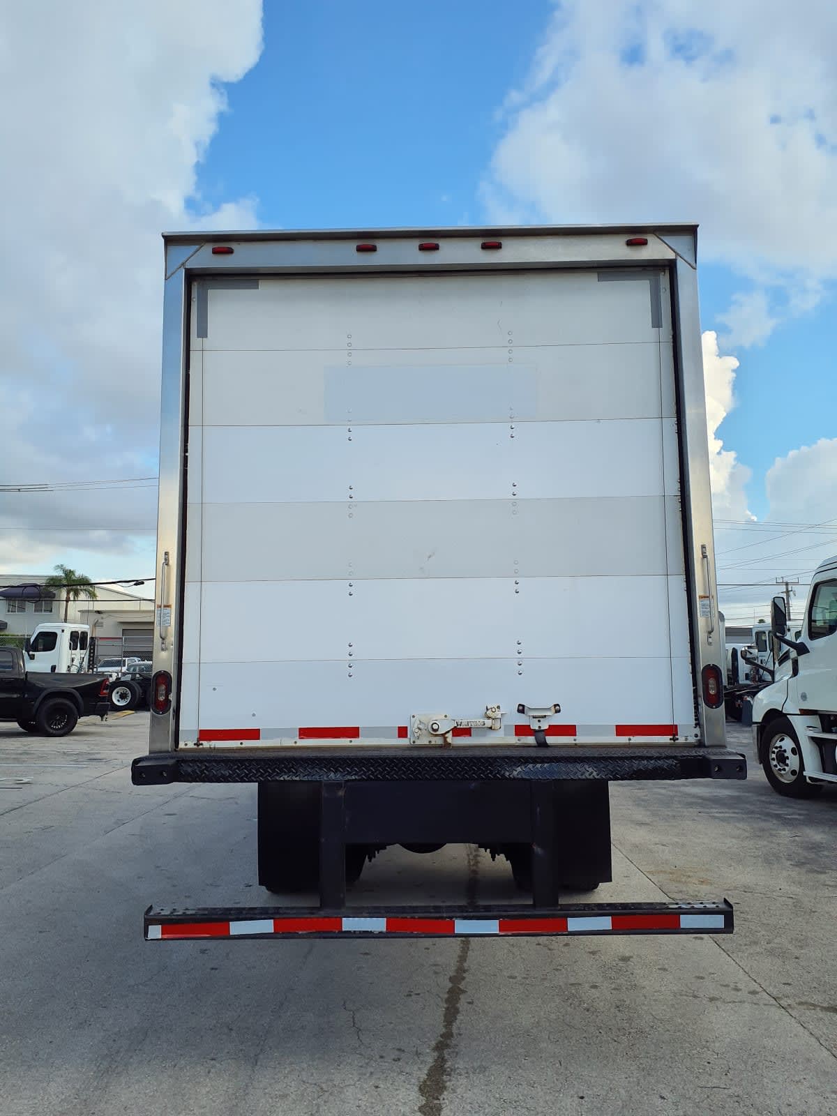2019 Freightliner M2 106 in Miami, FL — photo 5