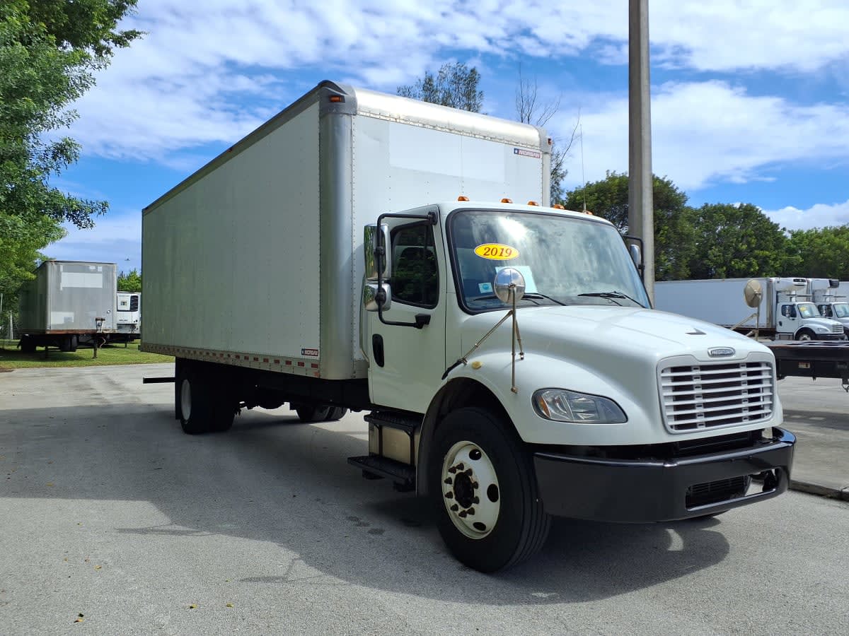 2019 Freightliner M2 106 in Davie, FL — photo 3