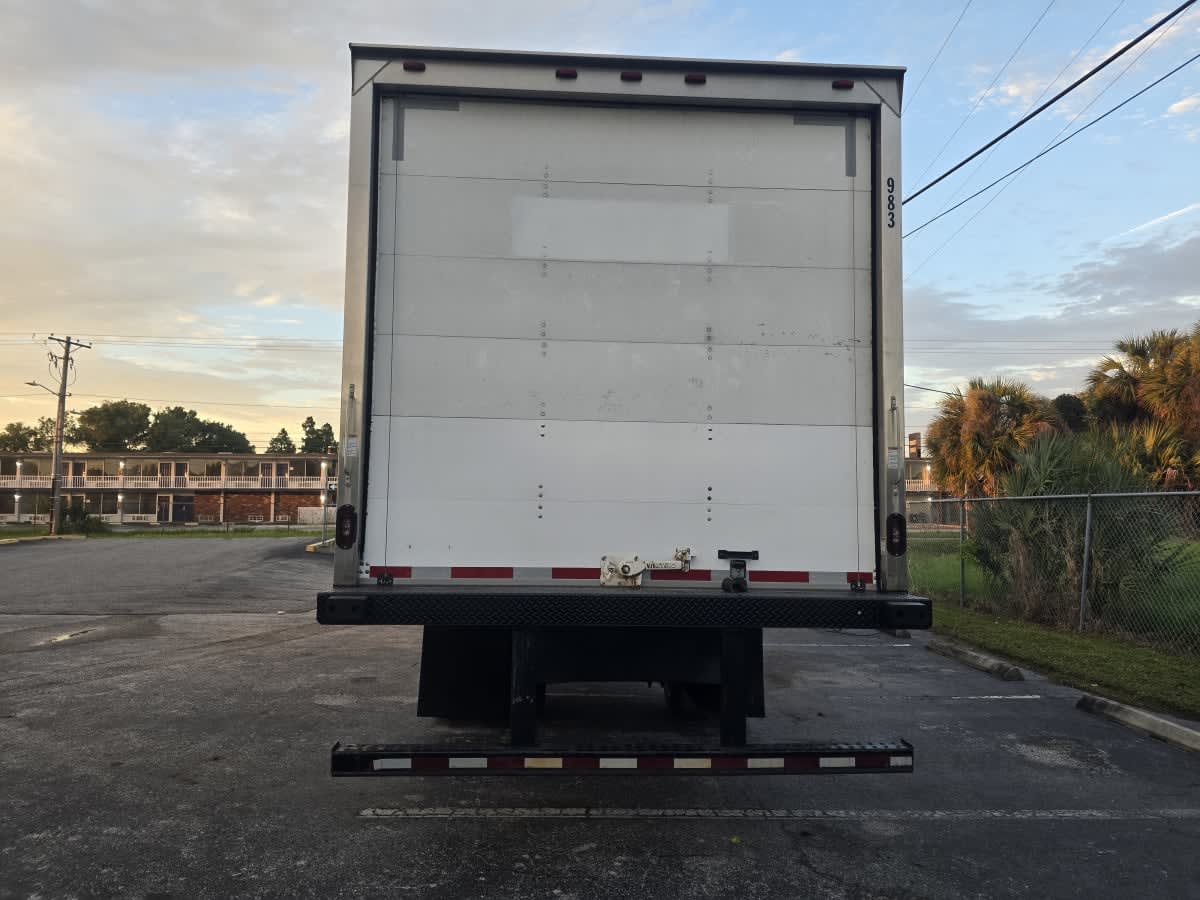 2019 Freightliner M2 106 in Tampa, FL — photo 5