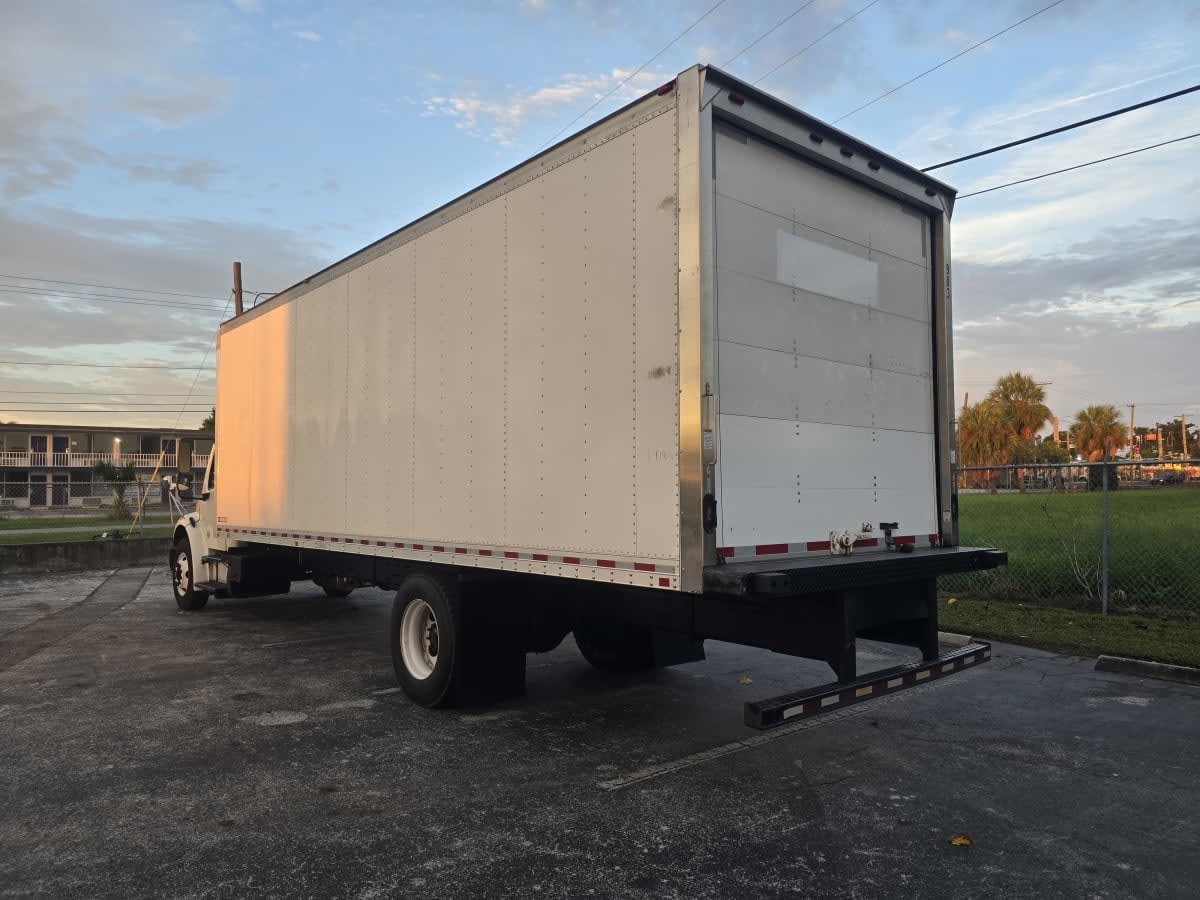 2019 Freightliner M2 106 in Tampa, FL — photo 4