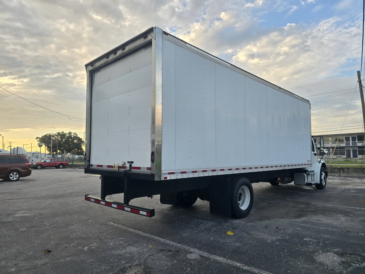 2019 Freightliner M2 106 in Tampa, FL — photo 6