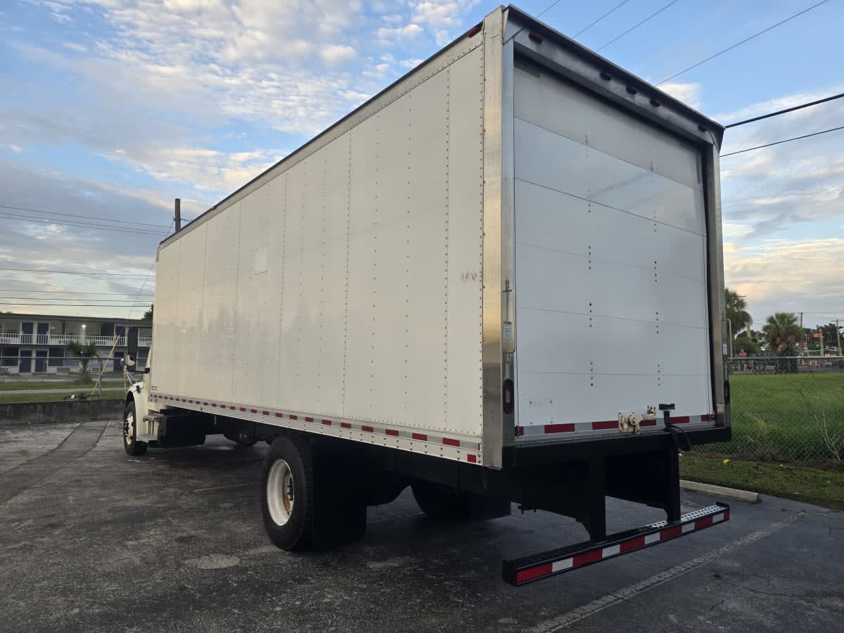2019 Freightliner M2 106 in Tampa, FL — photo 4
