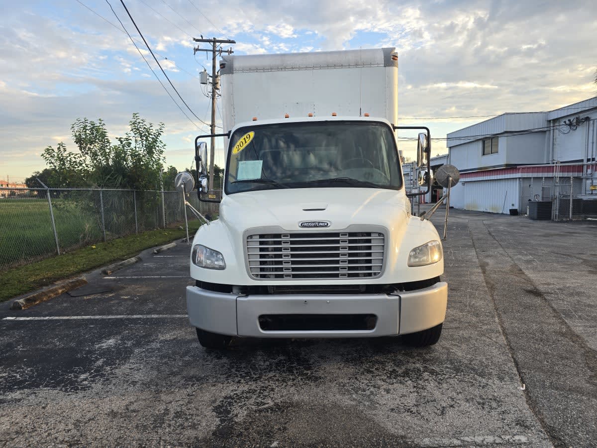 2019 Freightliner M2 106 in Tampa, FL — photo 2