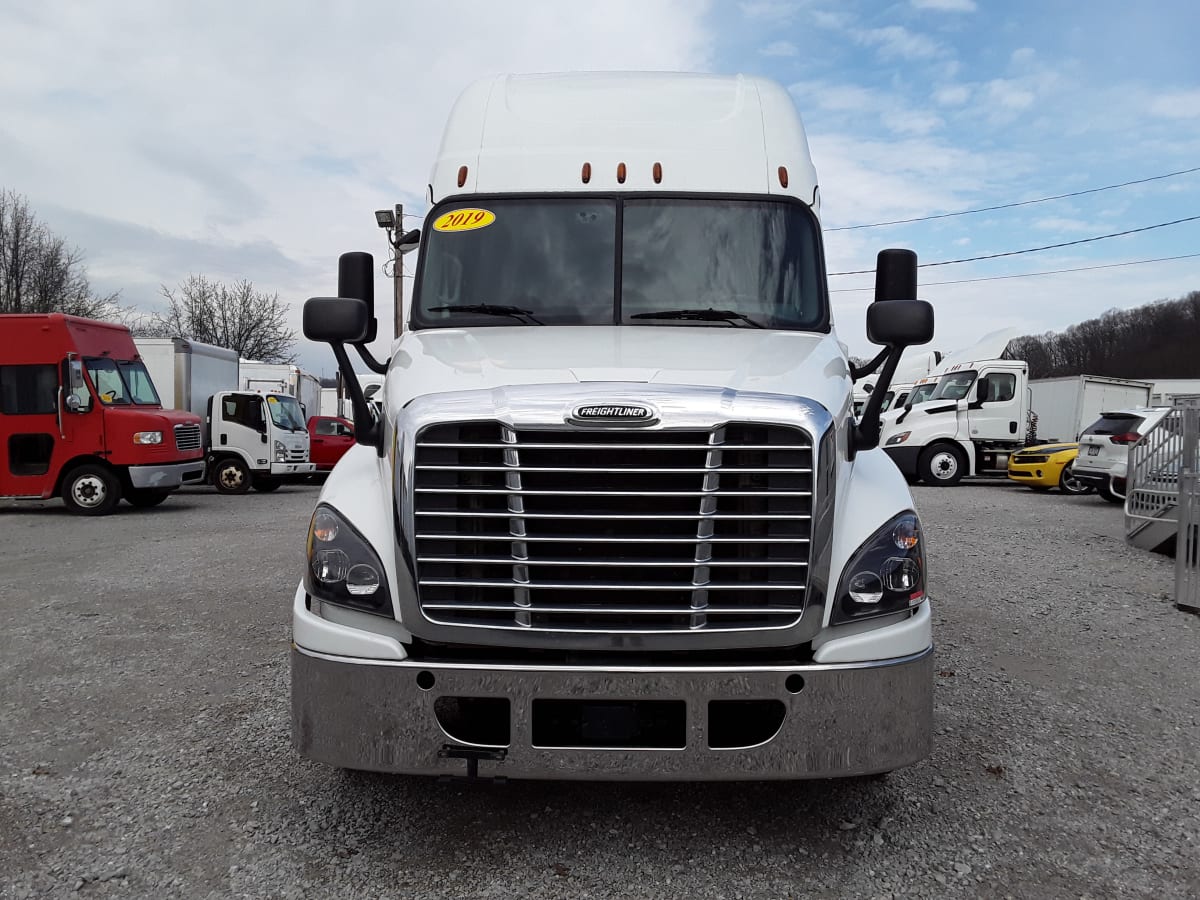 2019 Freightliner/Mercedes CASCADIA 125 810093