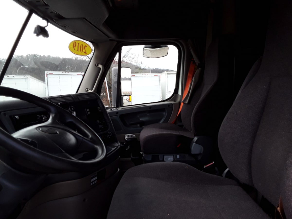 2019 Freightliner/Mercedes CASCADIA 125 810093