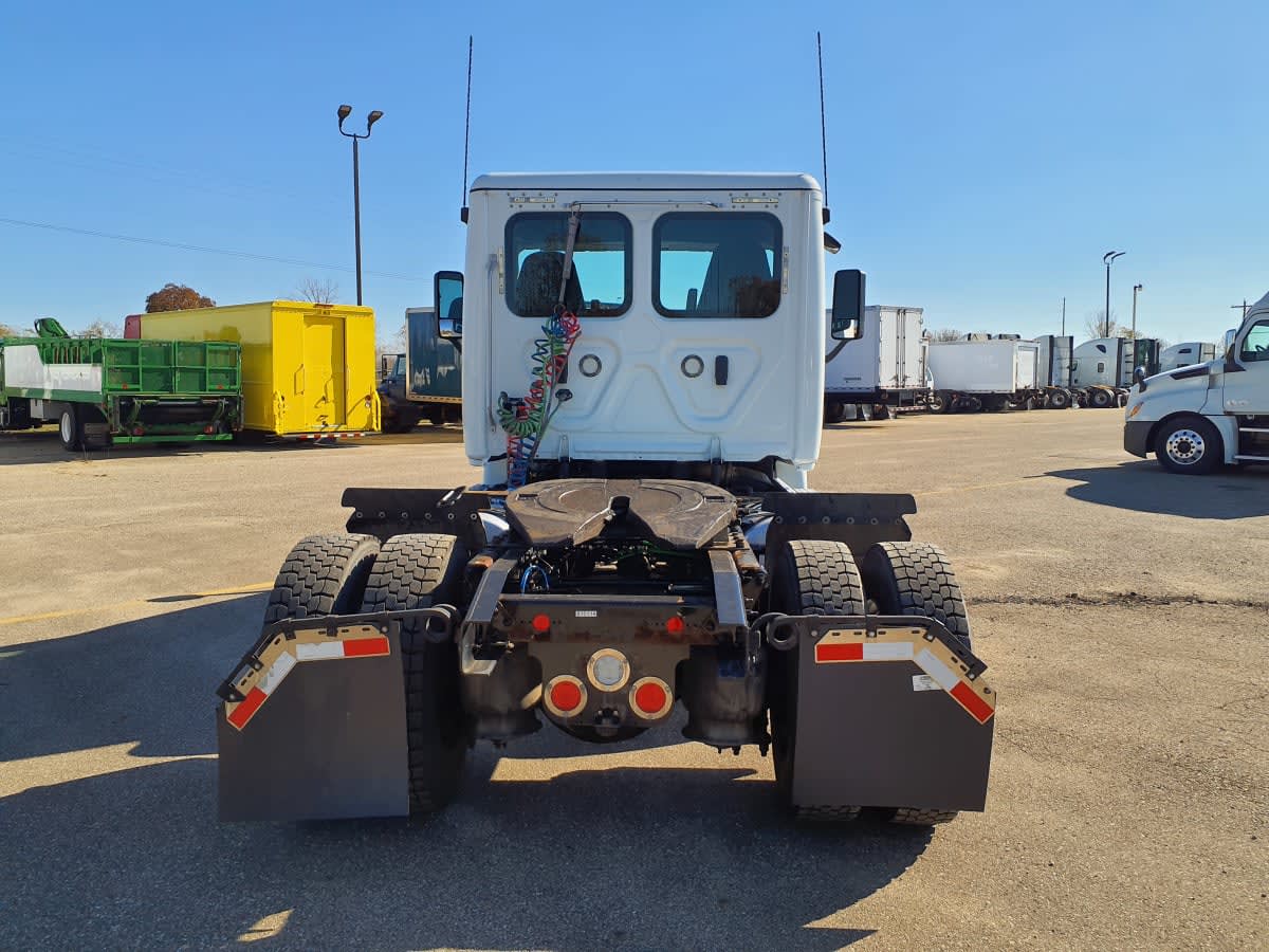 2019 Freightliner/Mercedes CASCADIA 113 810114