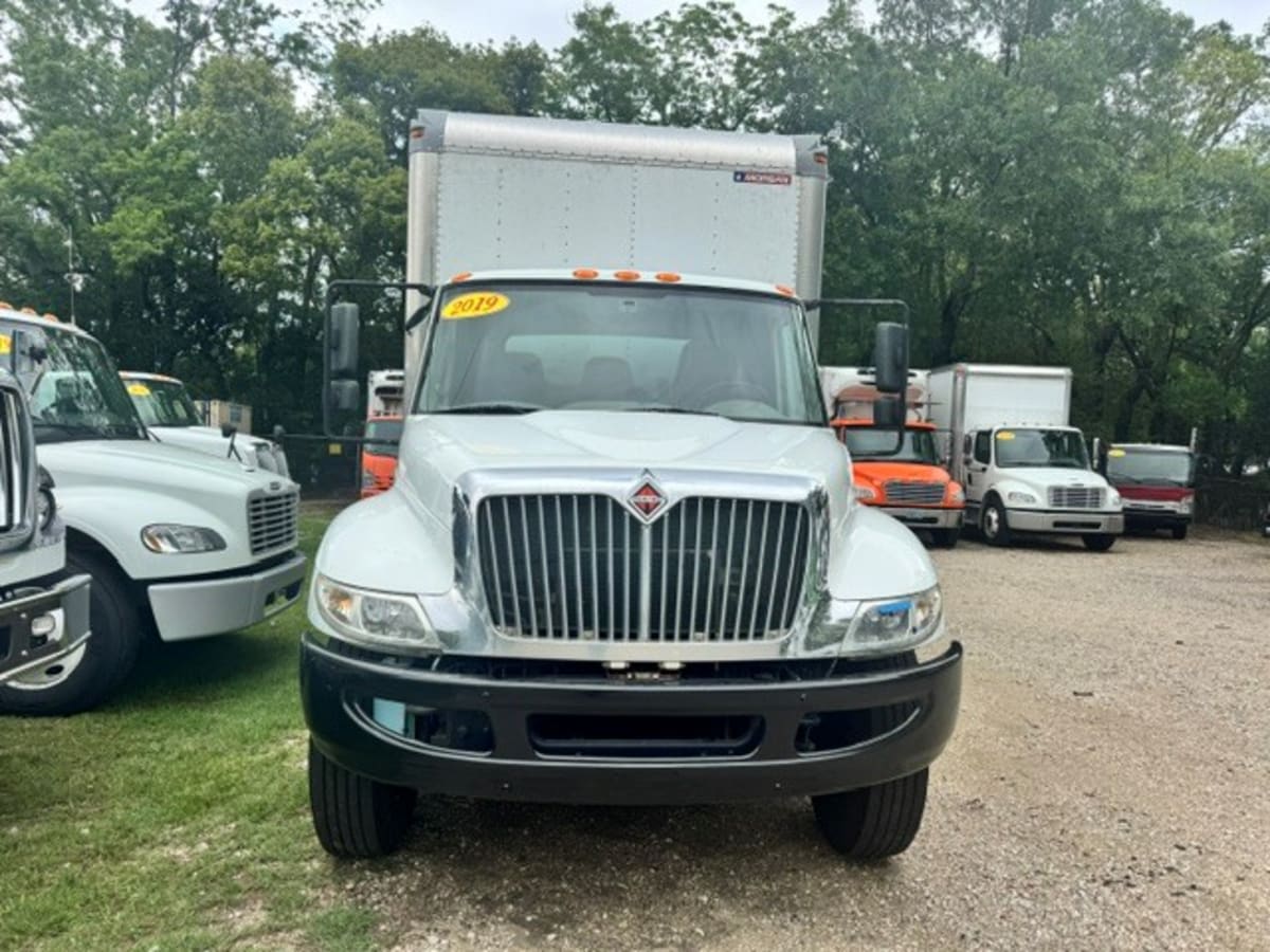 2019 Navistar International 4300 810145