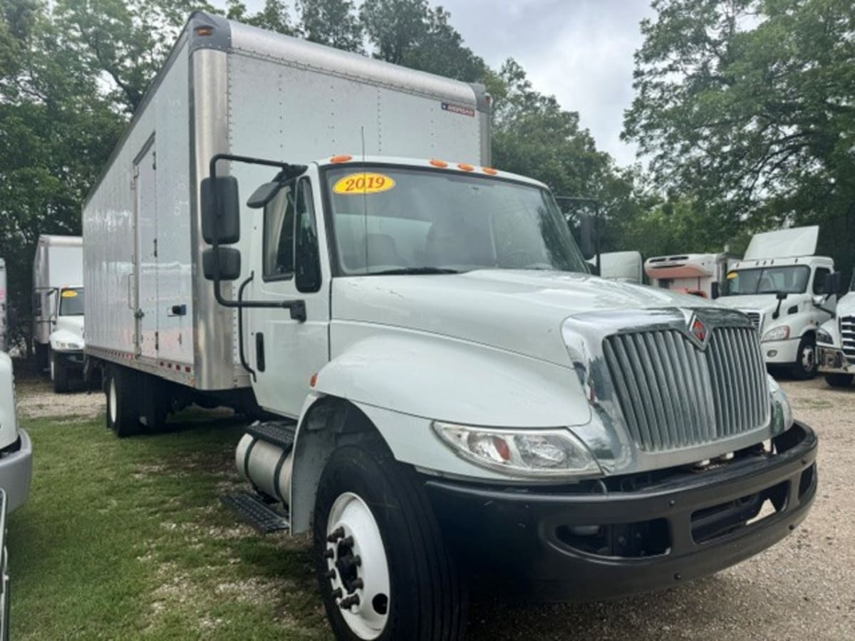 2019 Navistar International 4300 810145