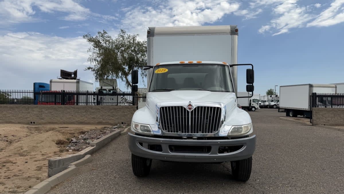 2019 Navistar International 4300 810148