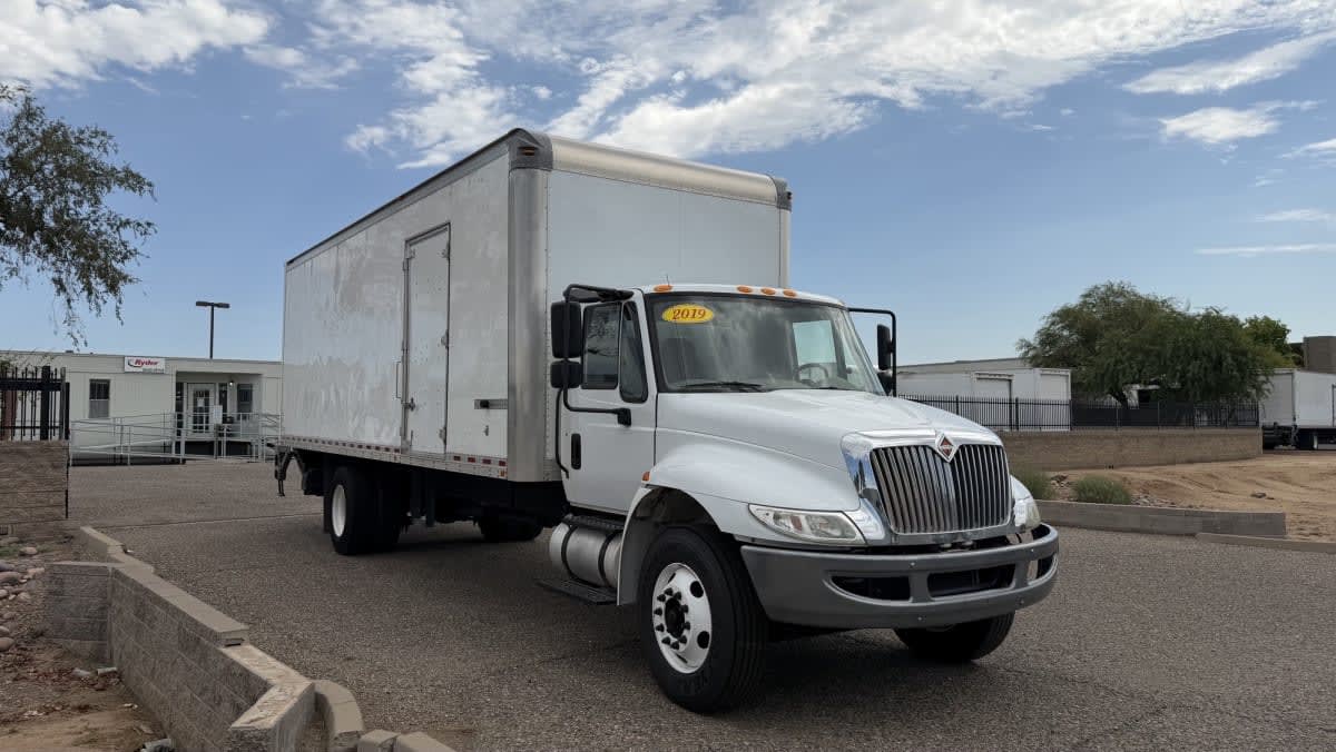 2019 Navistar International 4300 810148