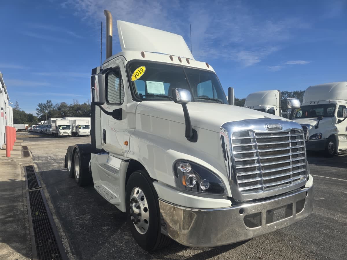 2019 Freightliner/Mercedes CASCADIA 125 810187 2019 Freightliner/Mercedes CASCADIA 125 810187