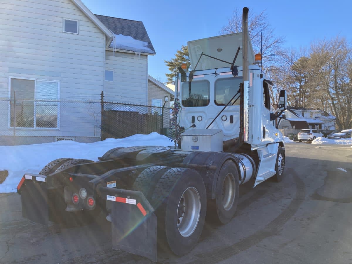 2019 Freightliner/Mercedes CASCADIA 125 810190