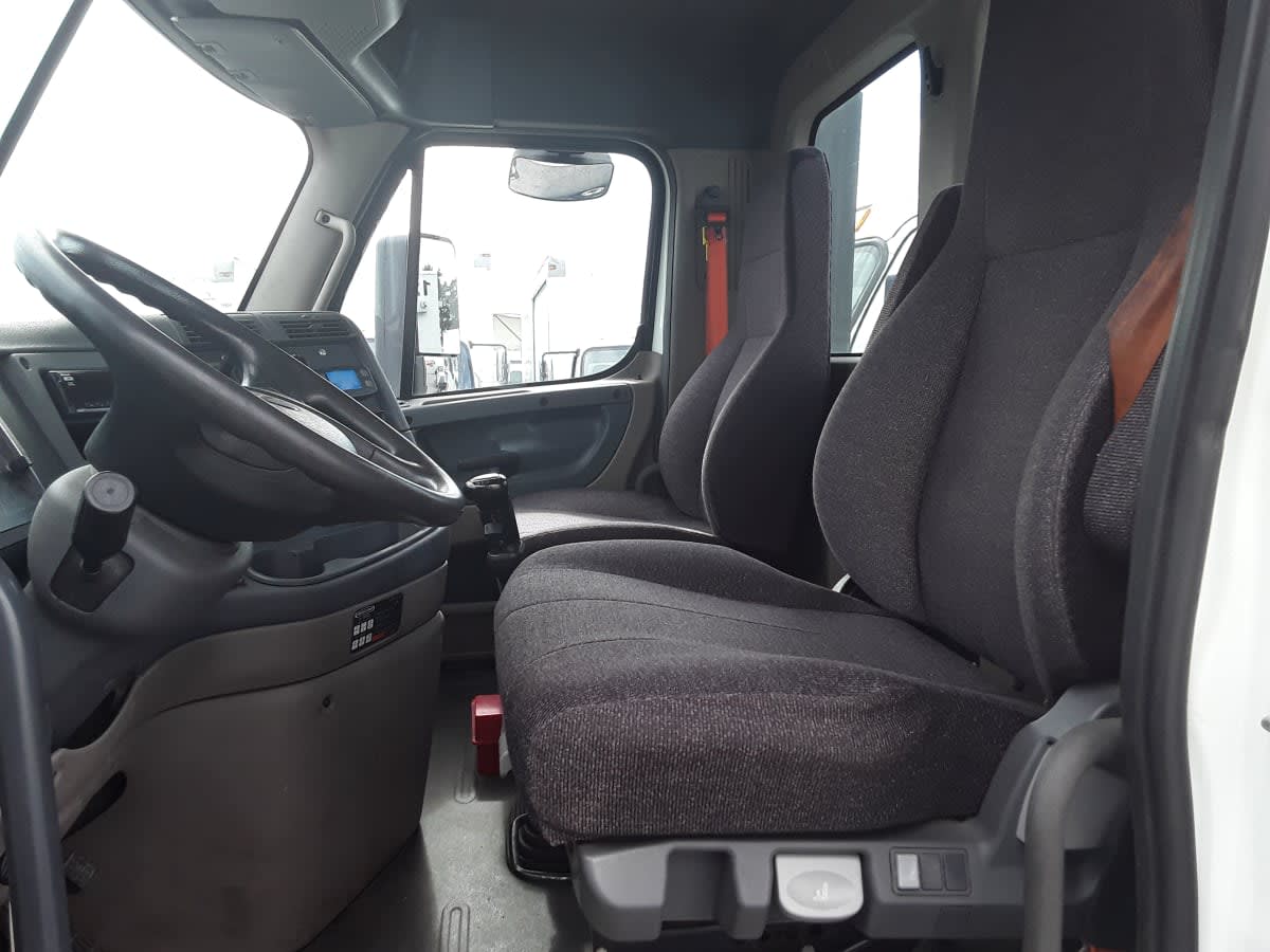2019 Freightliner CASCADIA 125 810212