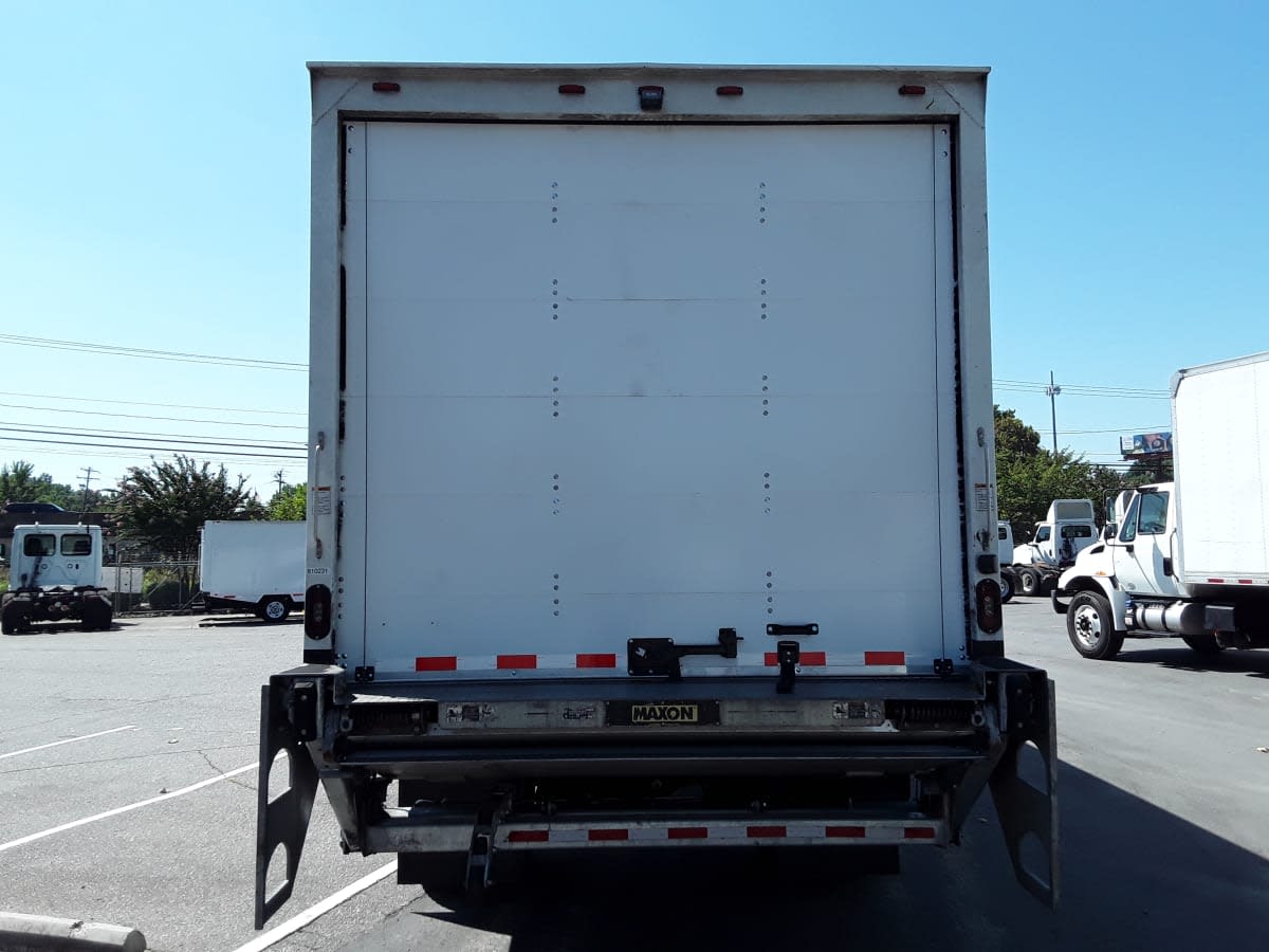 2019 Freightliner M2 106 810231