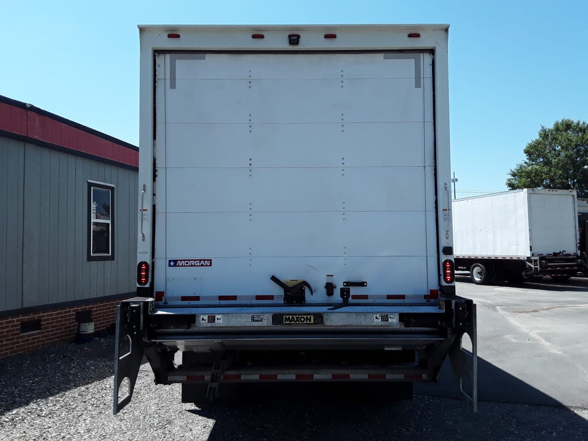 2019 Freightliner M2 106 810232
