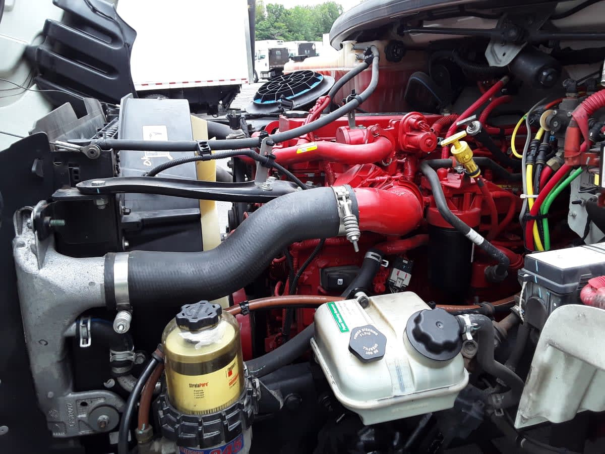 2019 Freightliner M2 106 810233