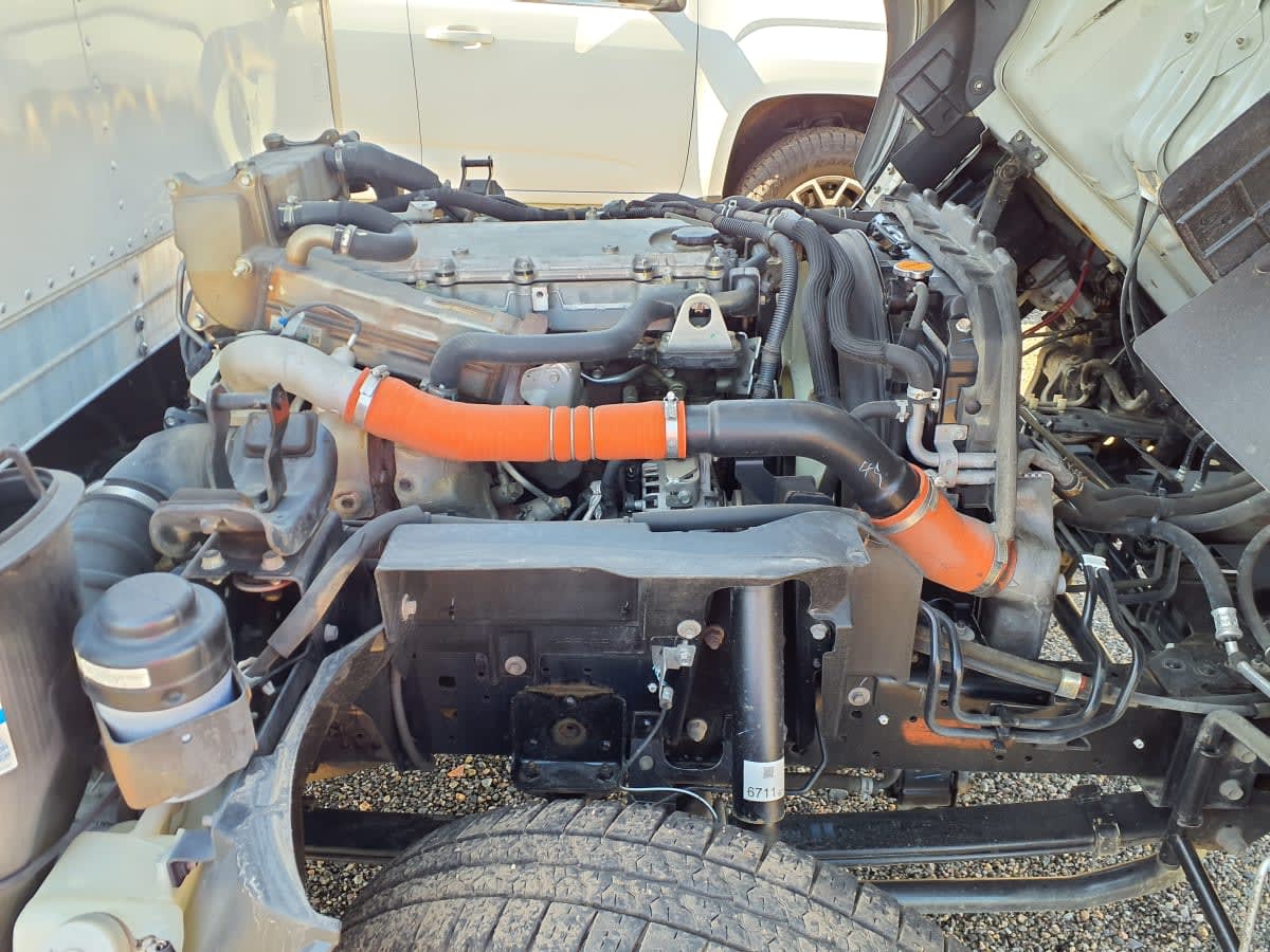 2018 Isuzu NPR HD 810238