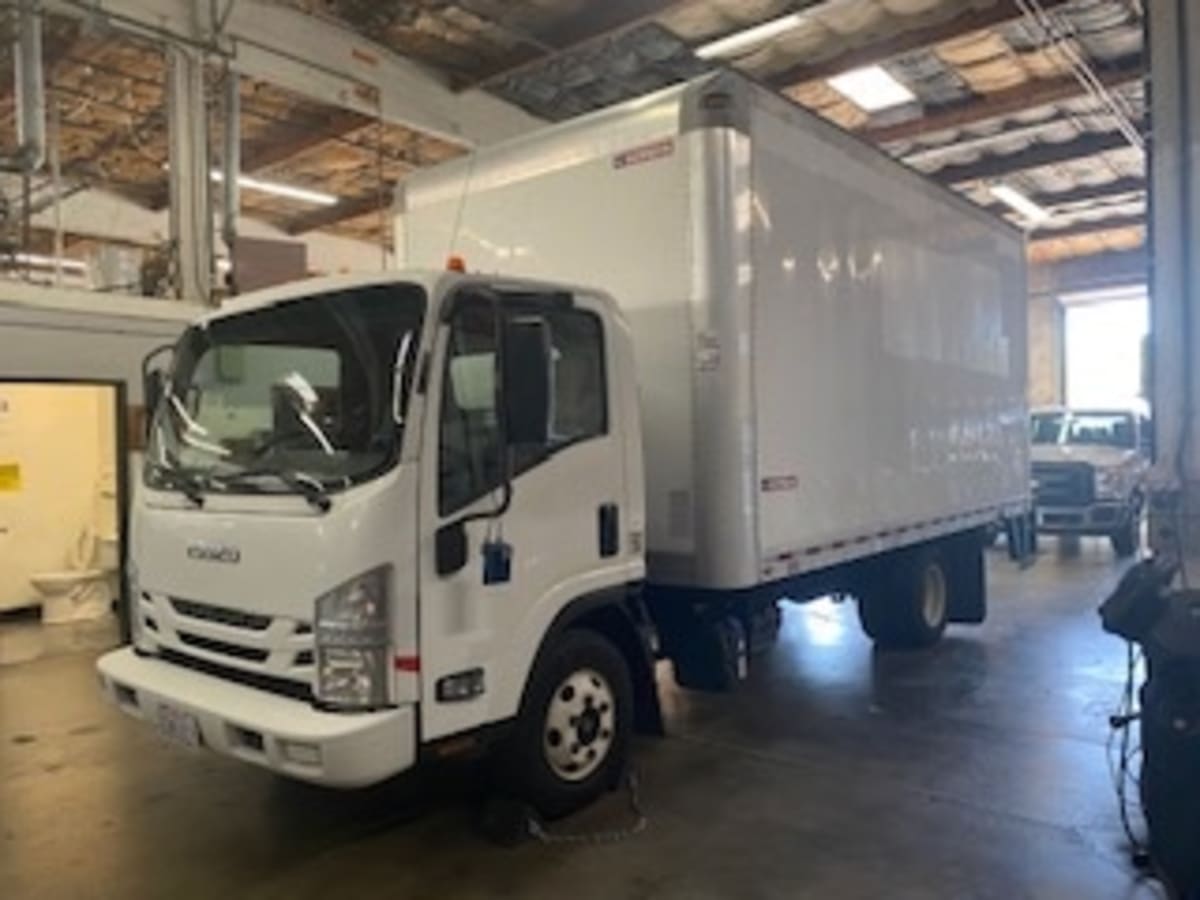 2018 Isuzu NPR HD 810242