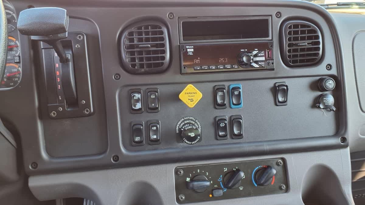 2019 Freightliner/Mercedes M2 106 810264