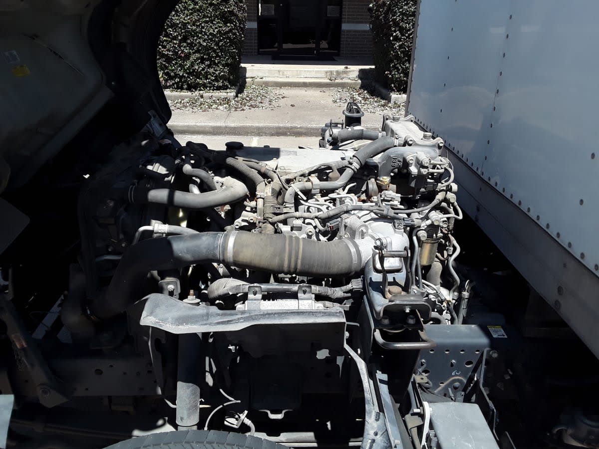 2018 Isuzu NPR HD 810275
