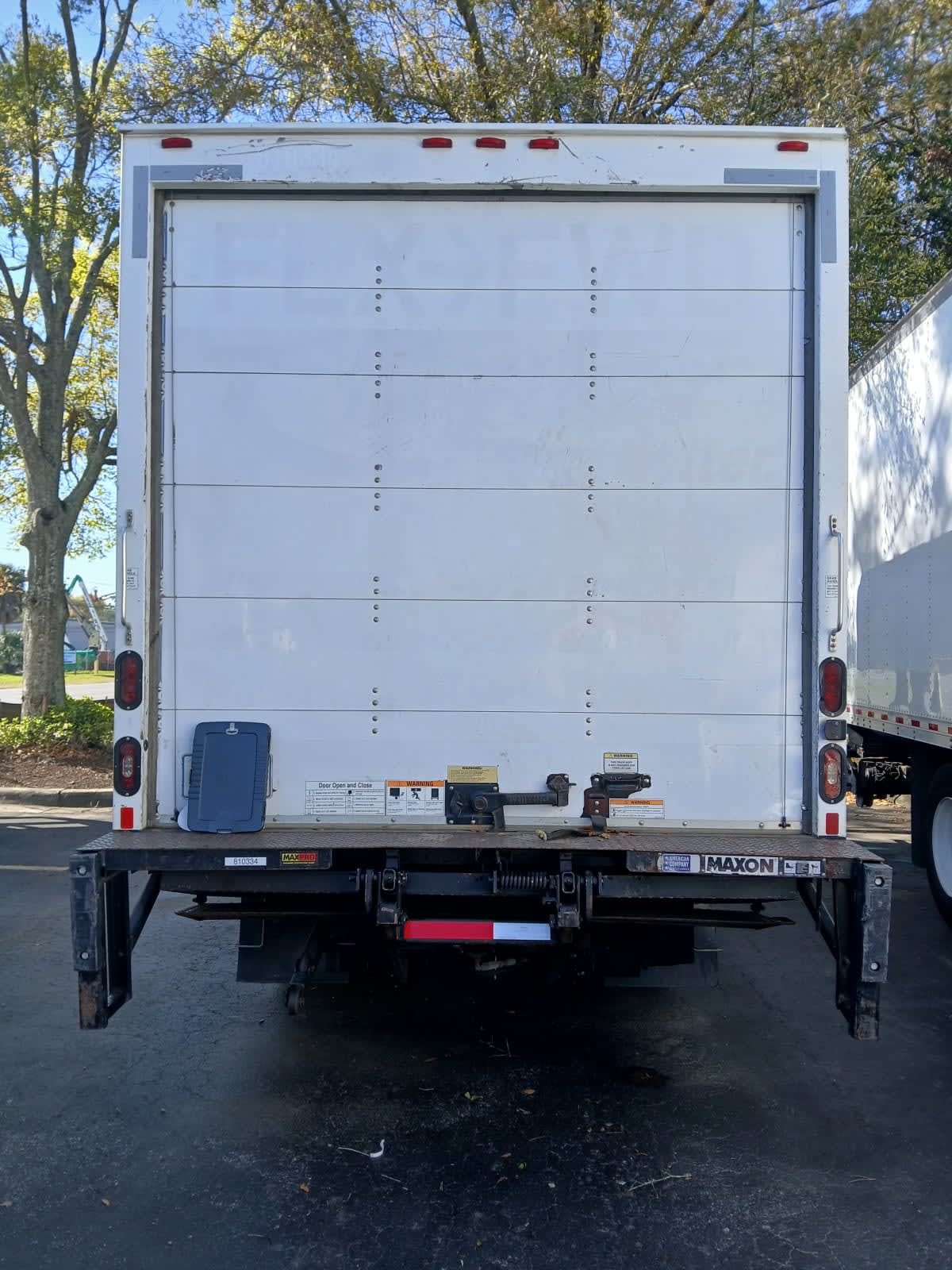 2018 Isuzu NPR HD 810334