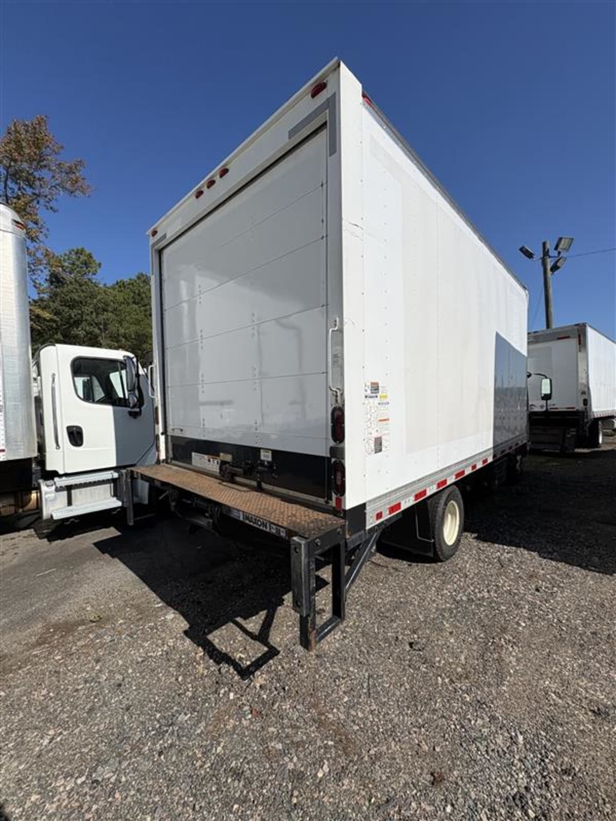 2018 Isuzu NPR HD 810343