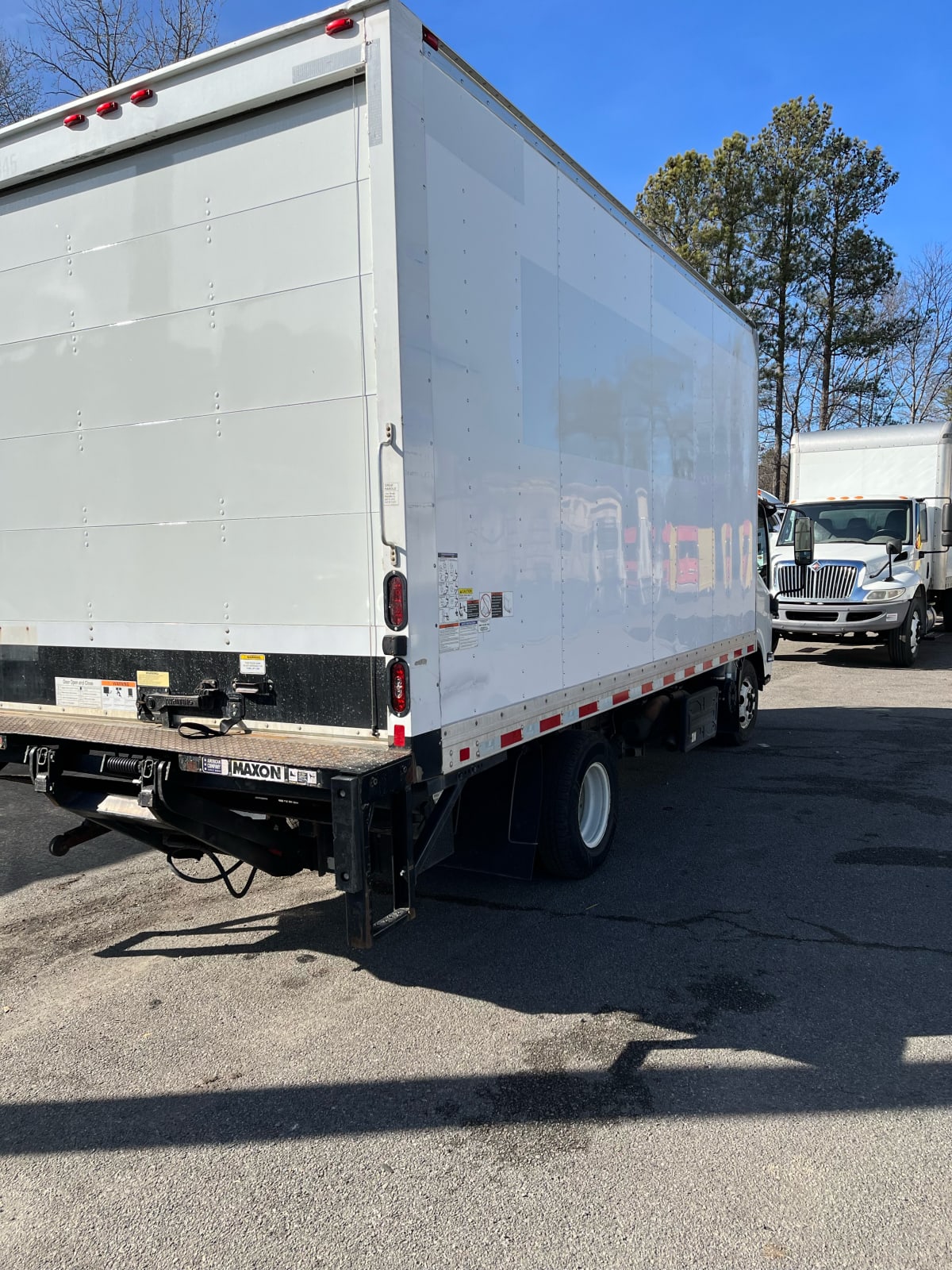 2018 Isuzu NPR HD 810345