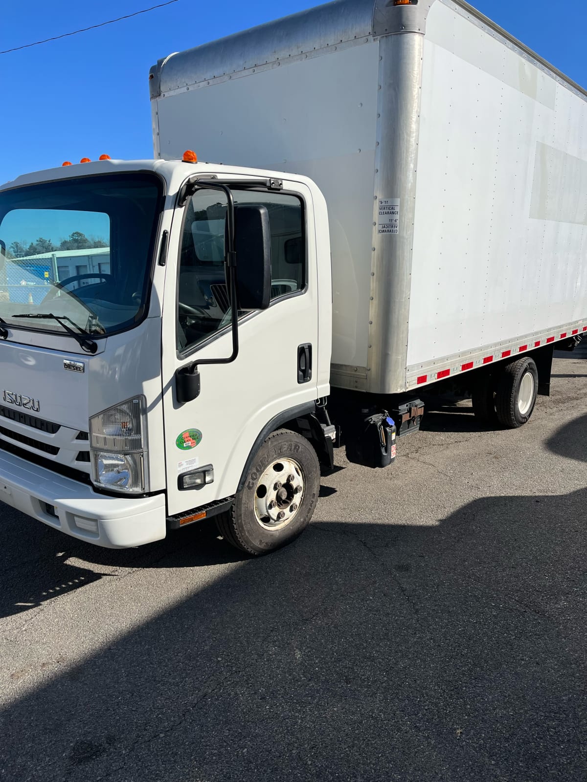 2018 Isuzu NPR HD 810345