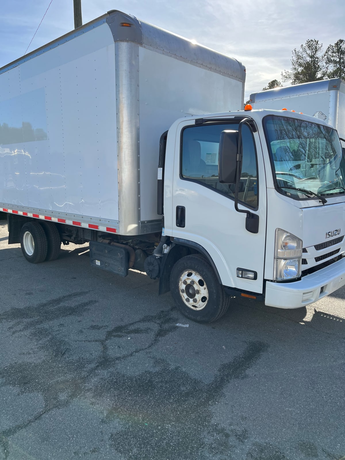 2018 Isuzu NPR HD 810345