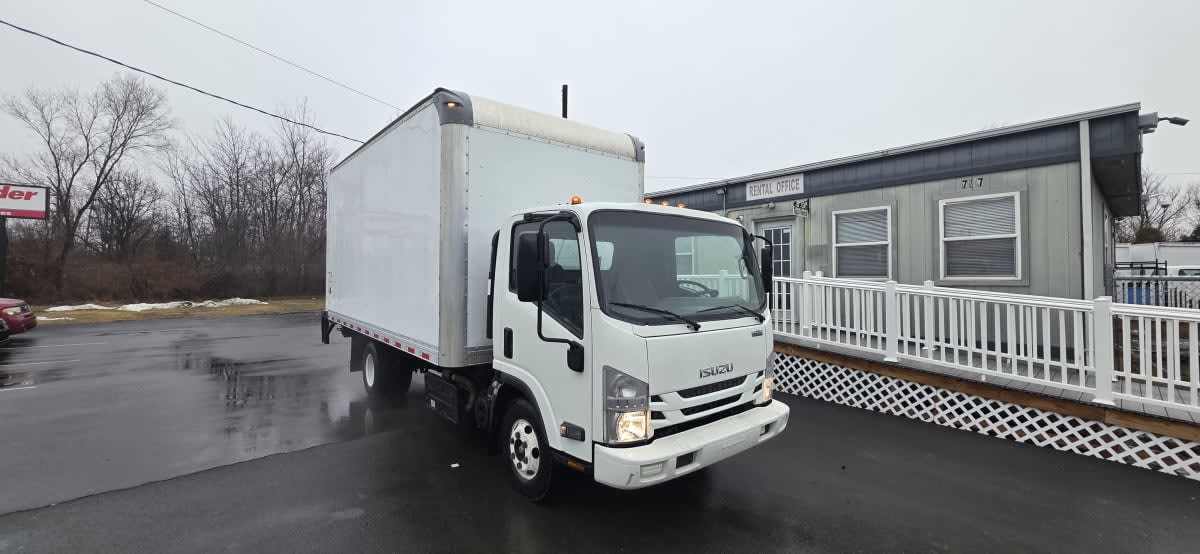 2018 Isuzu NPR HD 810353