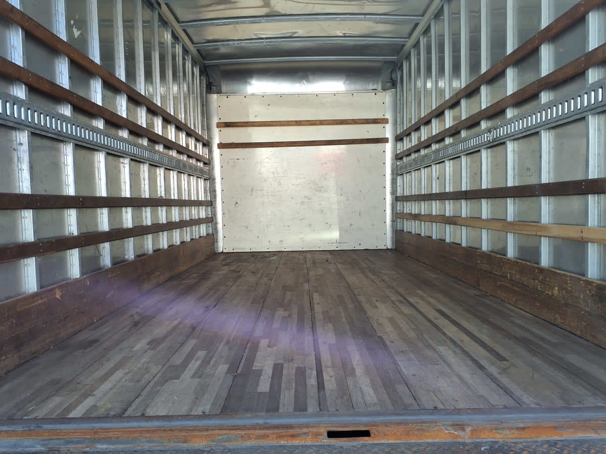 2018 Isuzu NPR HD 810355