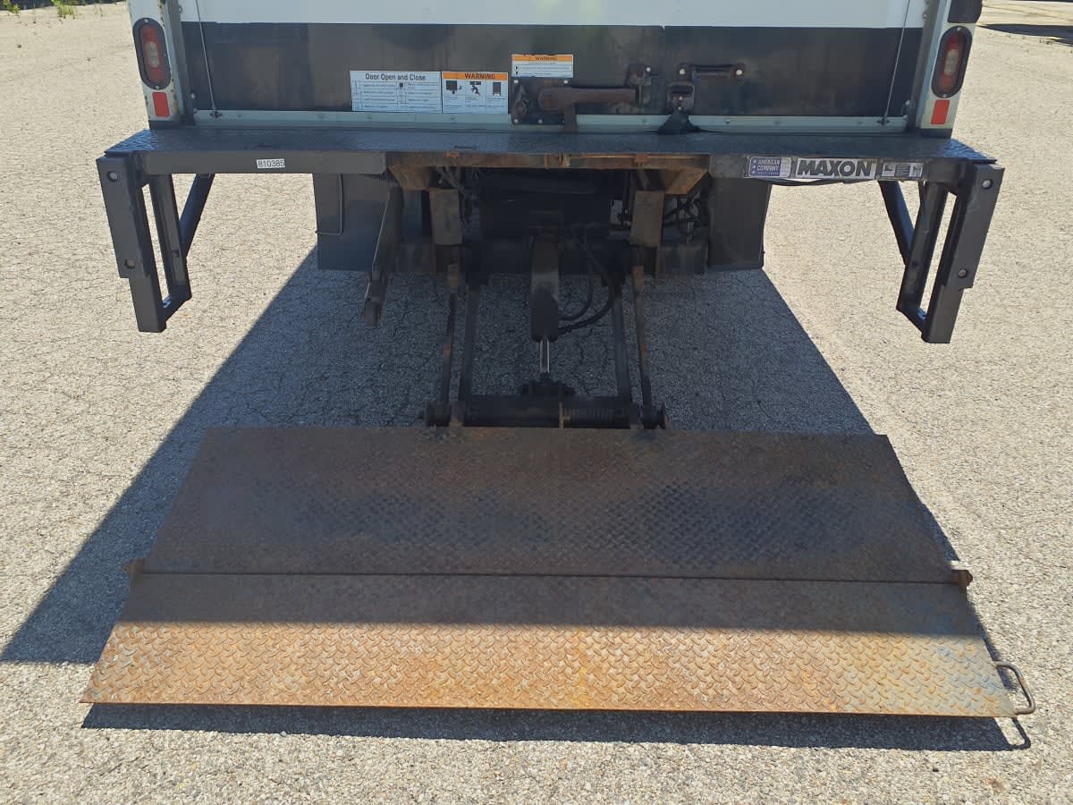 2018 Isuzu NPR HD 810385
