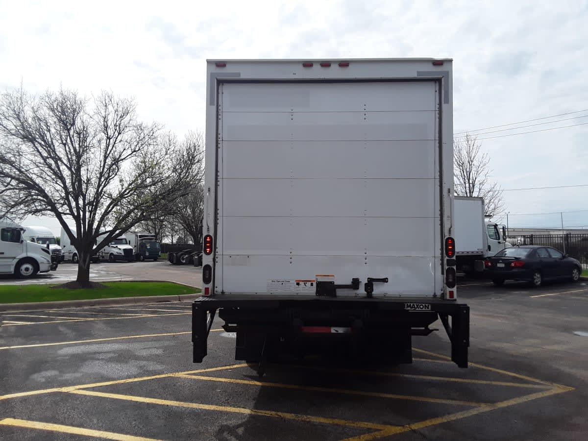 2018 Isuzu NPR HD 810420